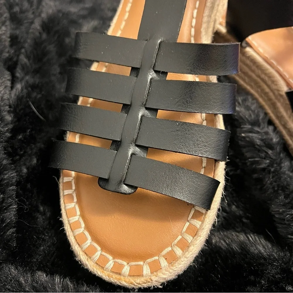 White Mountain Padrig Black Strappy Sandals – Size 9M – Great Condition